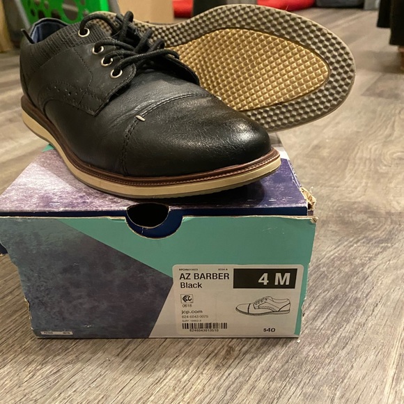 Dress shoes for boys - Picture 2 of 5